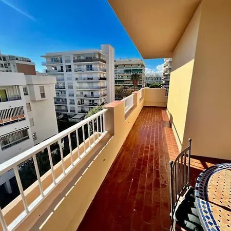 Apartment Center Flat