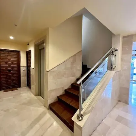 Center Flat Marbellac